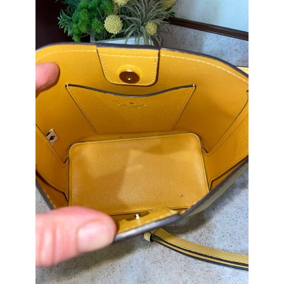 Kate Spade Darcy Small Bucket Bag & Wallet Set Grain Leather Daybreak Yellow Cro - Picture 8 of 9
